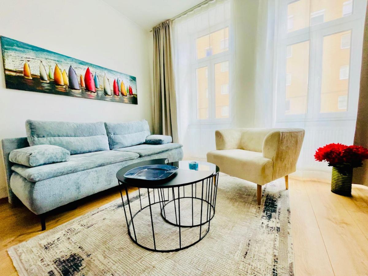 Colorful & Quiet Apartment In Beautiful Viennese Building Ngoại thất bức ảnh