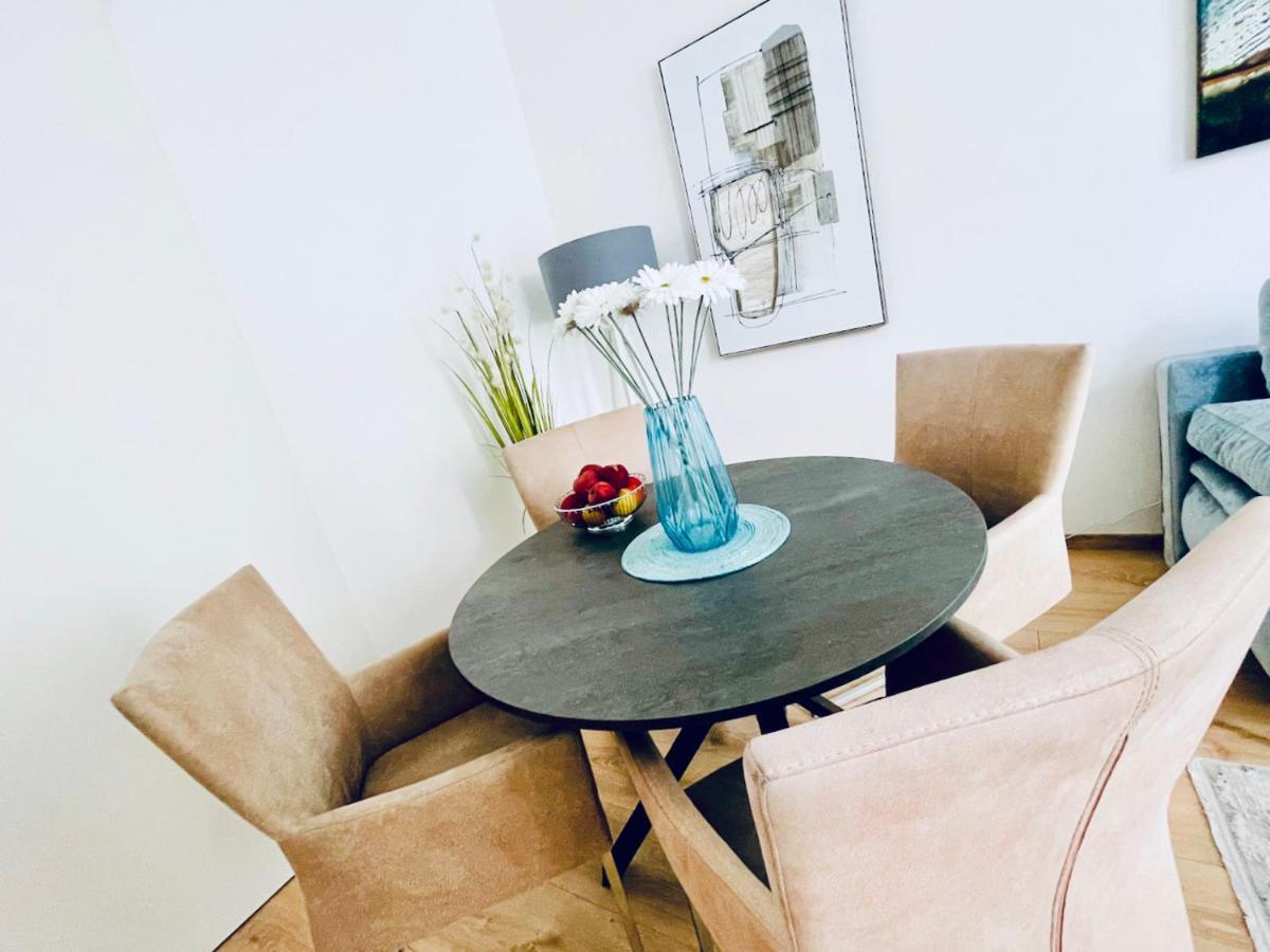 Colorful & Quiet Apartment In Beautiful Viennese Building Ngoại thất bức ảnh